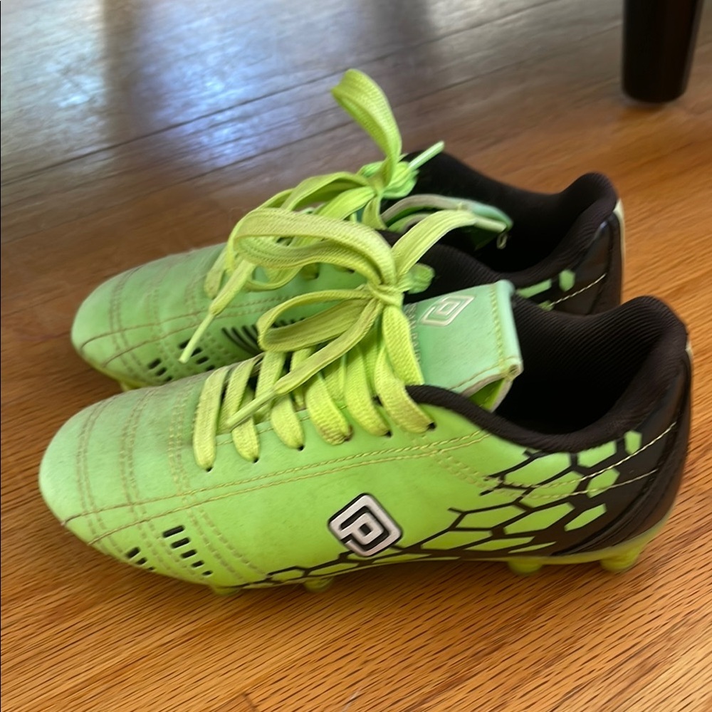 Size 13 Dream Pairs Green and Black soccer cleats